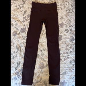 GapFit Women’s Ribbed Compression Leggings (Dark Brown)